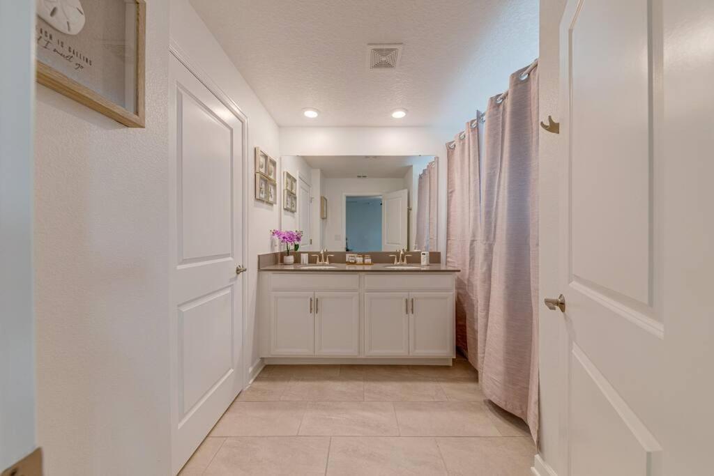 Newly Listed Townhouse Storey Lake, Free Waterpark Кисими Екстериор снимка