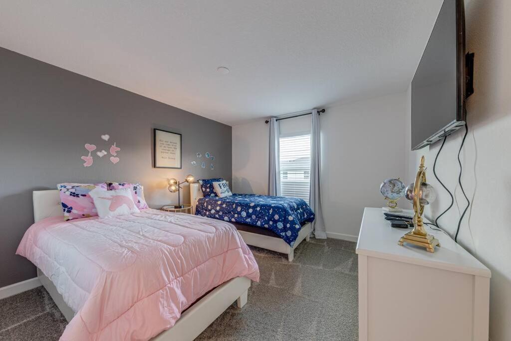 Newly Listed Townhouse Storey Lake, Free Waterpark Кисими Екстериор снимка