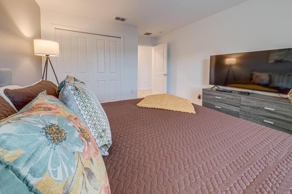 Newly Listed Townhouse Storey Lake, Free Waterpark Кисими Екстериор снимка