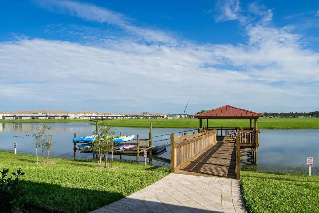 Newly Listed Townhouse Storey Lake, Free Waterpark Кисими Екстериор снимка