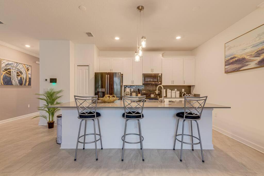 Newly Listed Townhouse Storey Lake, Free Waterpark Кисими Екстериор снимка