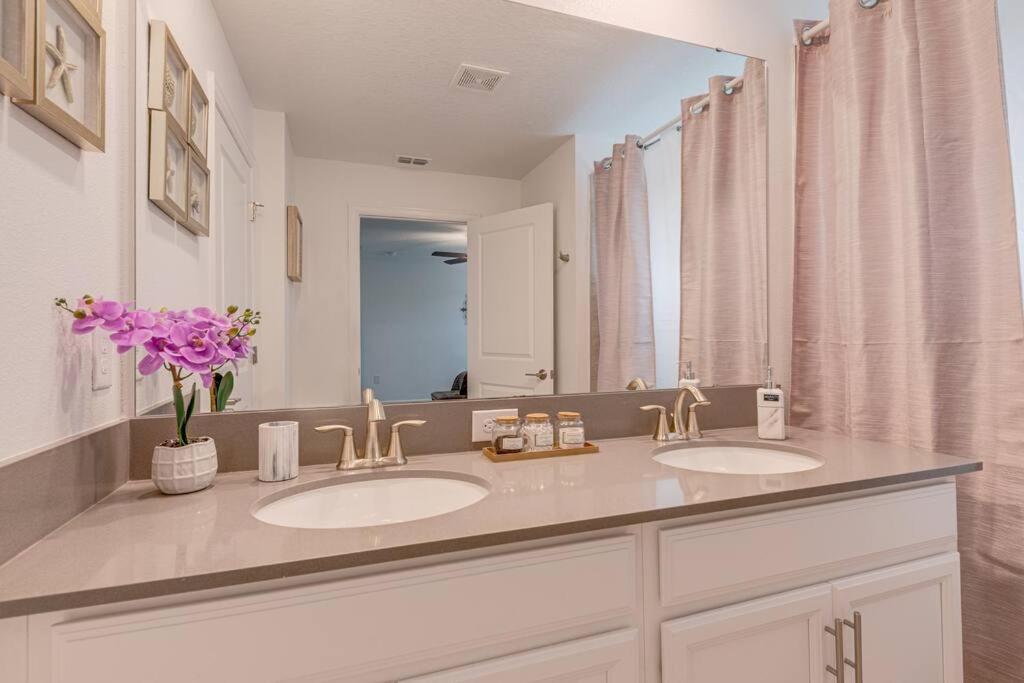 Newly Listed Townhouse Storey Lake, Free Waterpark Кисими Екстериор снимка